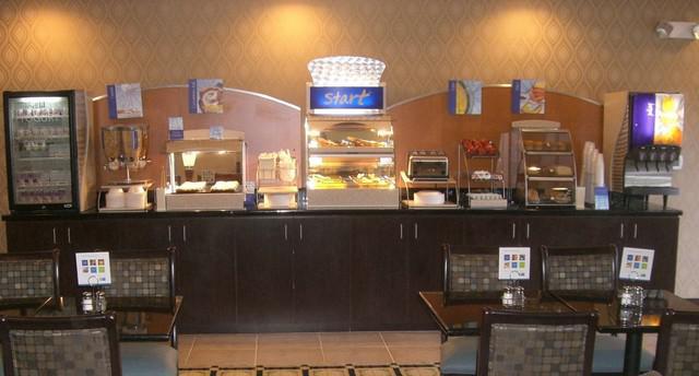 Holiday Inn Express Hotel & Suites Newport South By Ihg Buitenkant foto