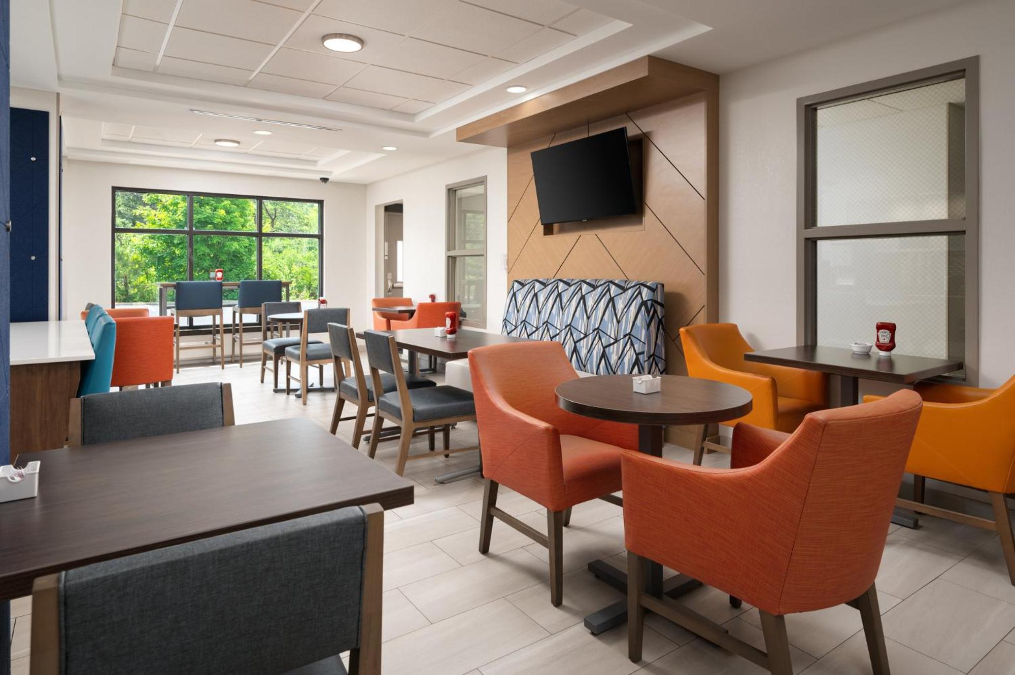 Holiday Inn Express Hotel & Suites Newport South By Ihg Buitenkant foto