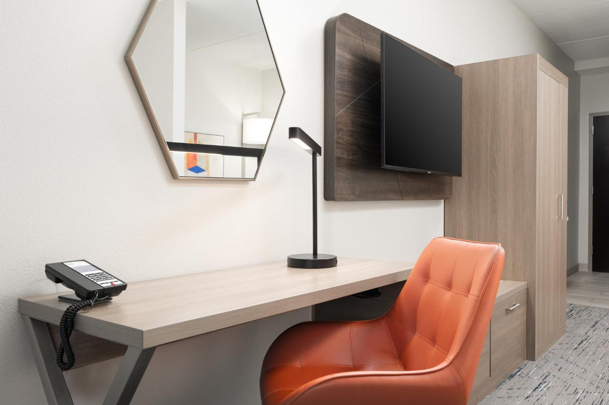 Holiday Inn Express Hotel & Suites Newport South By Ihg Buitenkant foto