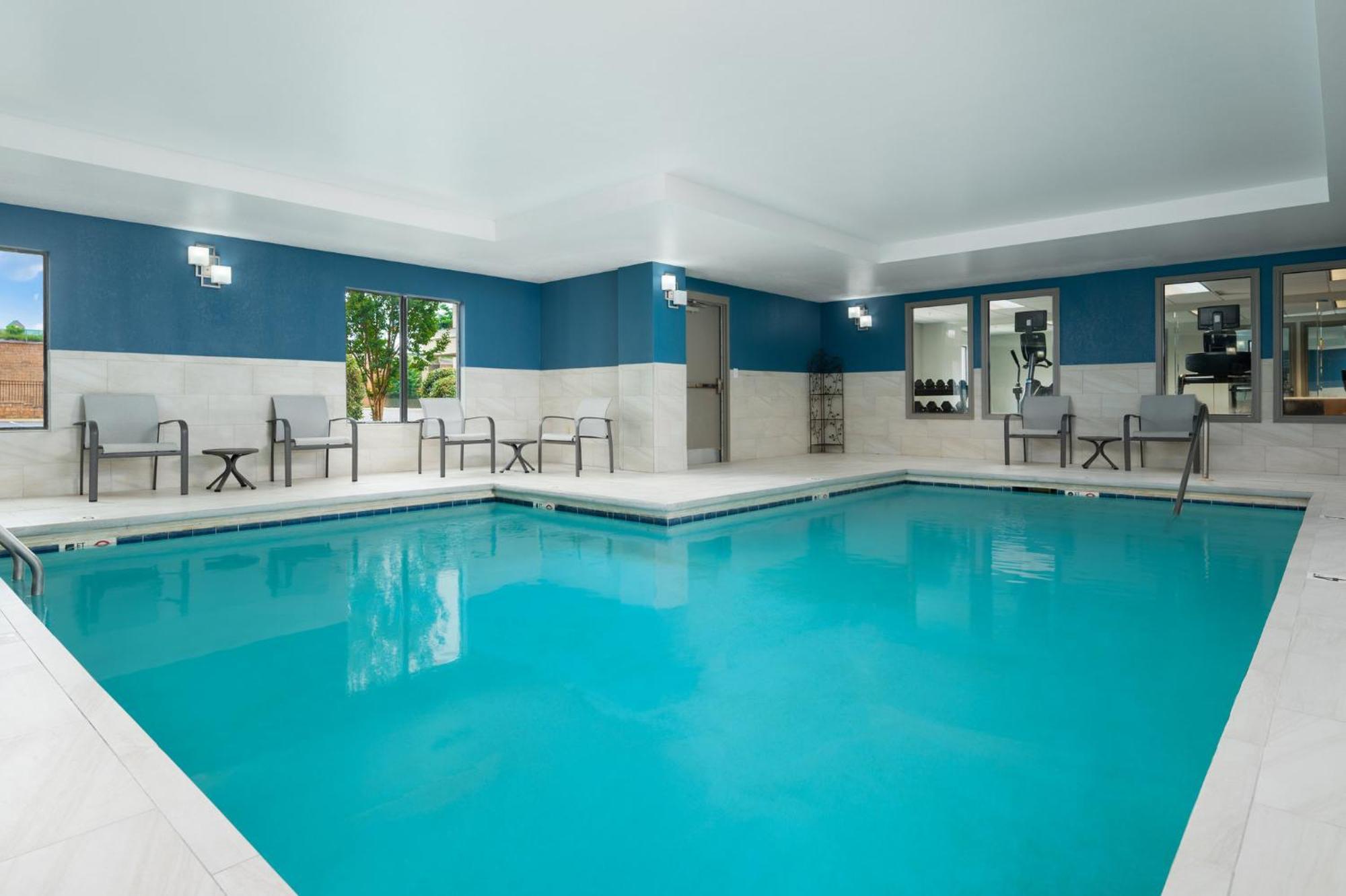 Holiday Inn Express Hotel & Suites Newport South By Ihg Buitenkant foto