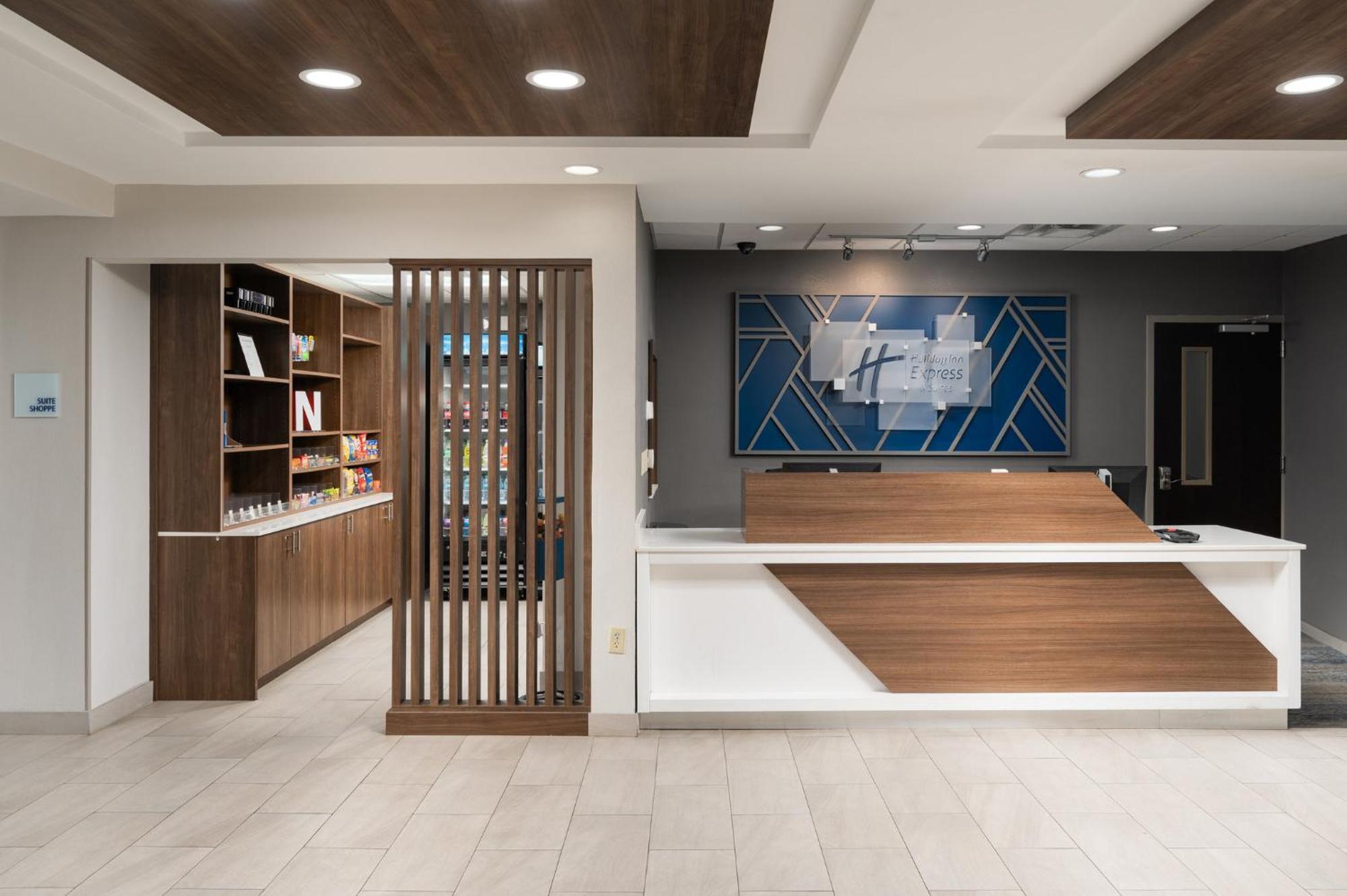 Holiday Inn Express Hotel & Suites Newport South By Ihg Buitenkant foto