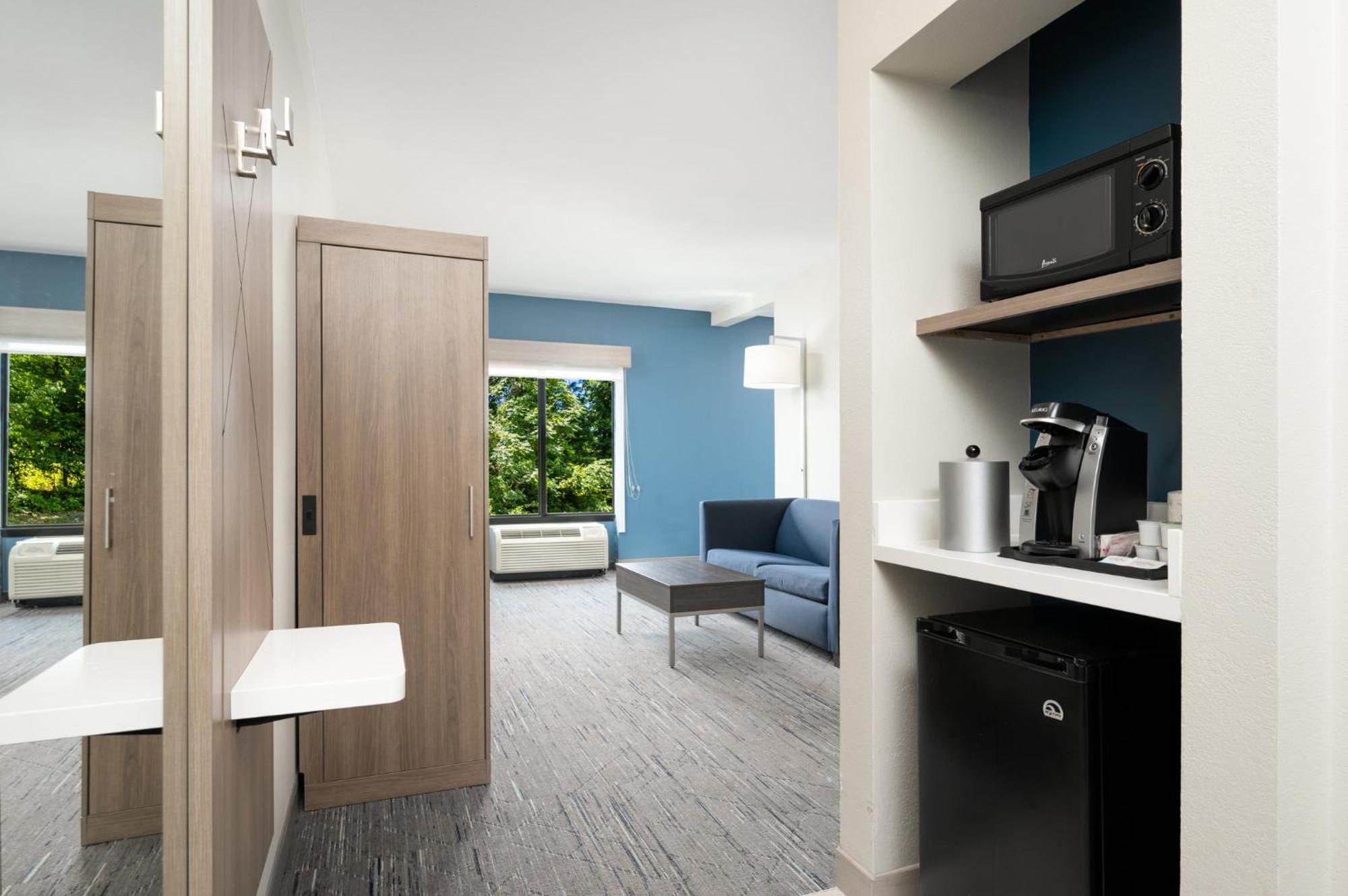 Holiday Inn Express Hotel & Suites Newport South By Ihg Buitenkant foto