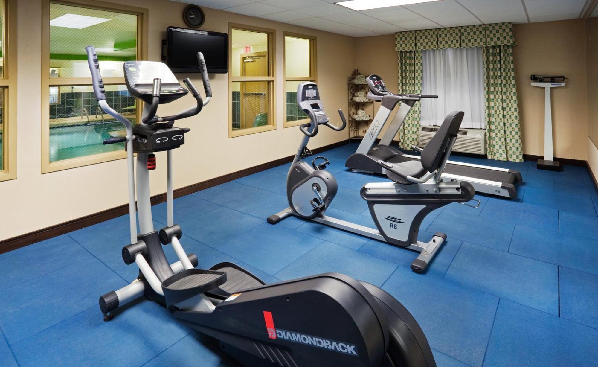Holiday Inn Express Hotel & Suites Newport South By Ihg Buitenkant foto
