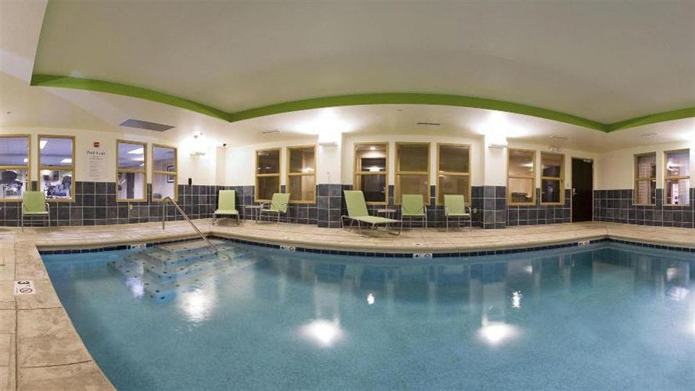 Holiday Inn Express Hotel & Suites Newport South By Ihg Buitenkant foto